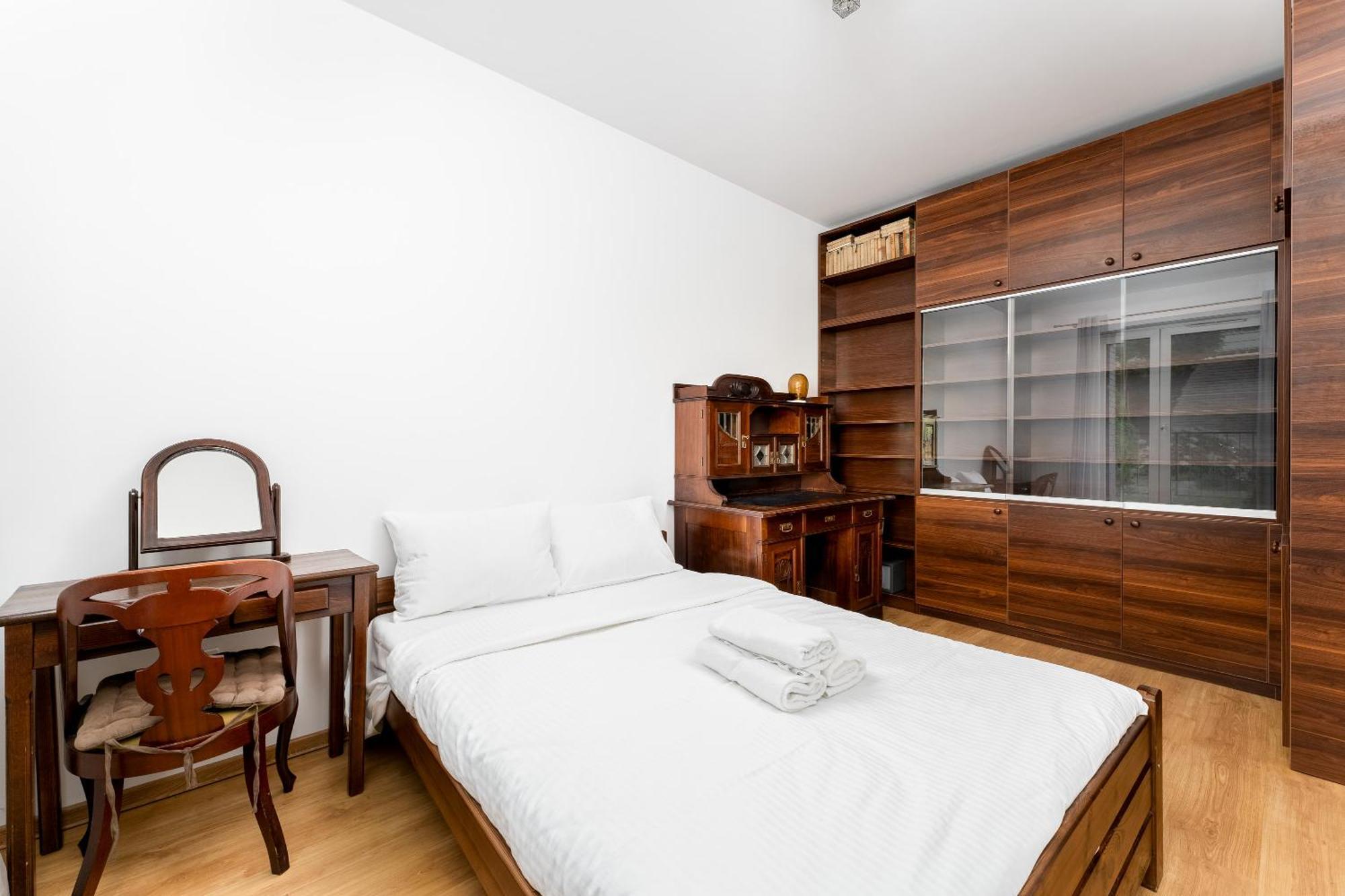 Nadwislanska 11 Apartment With Garden Krakow Bagian luar foto
