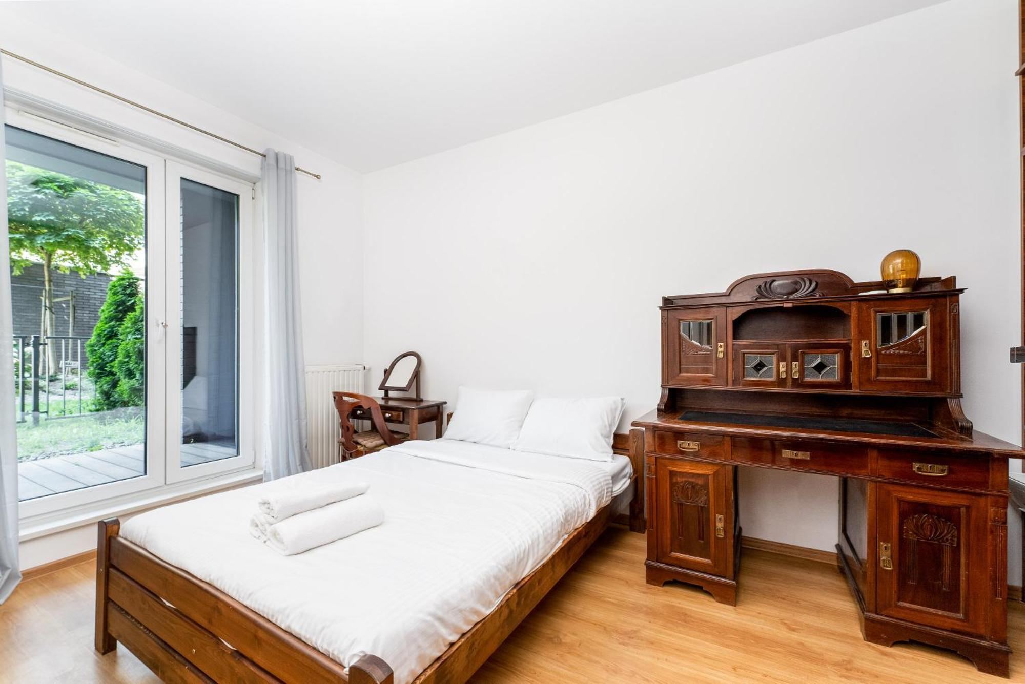 Nadwislanska 11 Apartment With Garden Krakow Bagian luar foto
