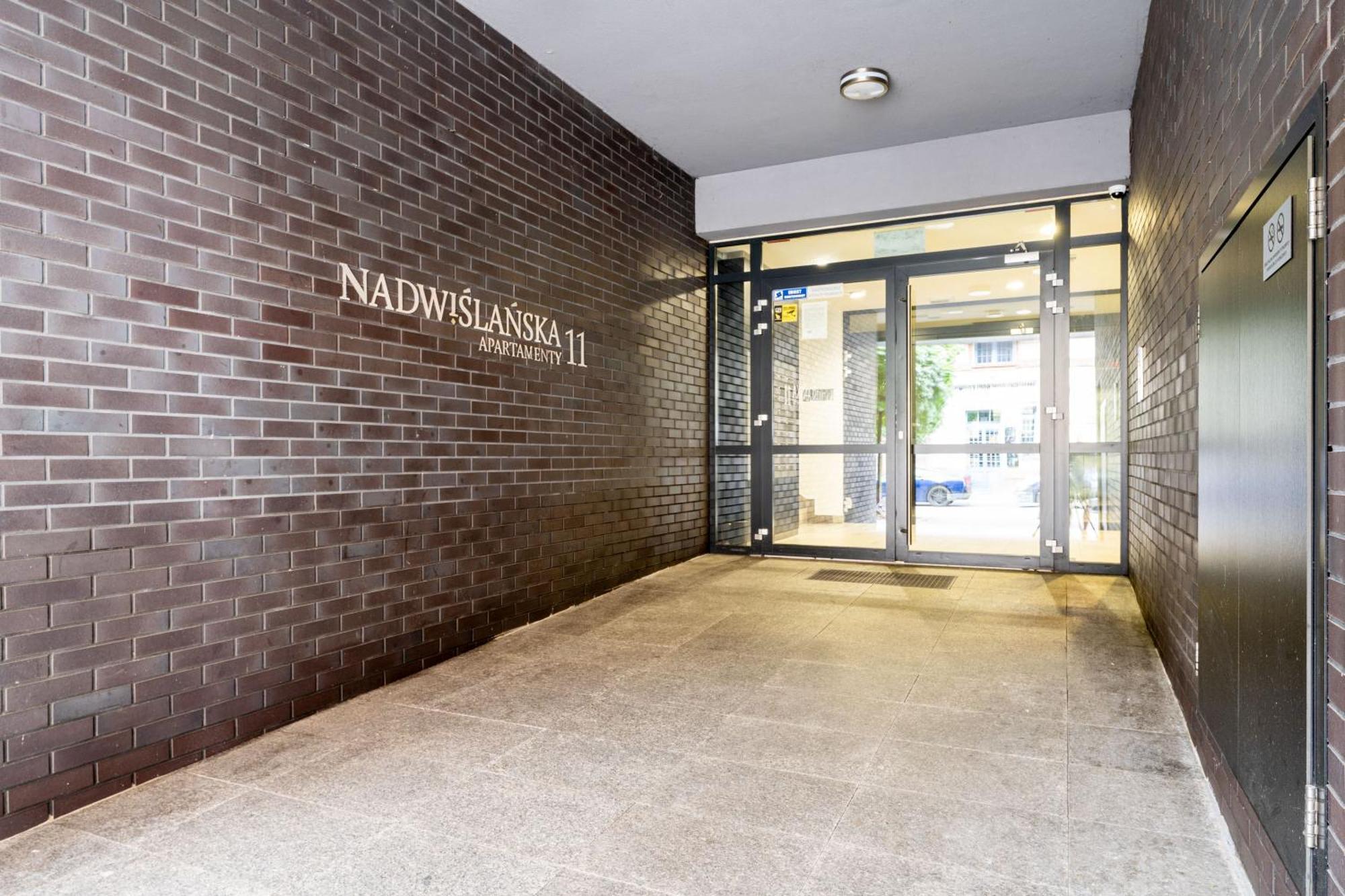 Nadwislanska 11 Apartment With Garden Krakow Bagian luar foto